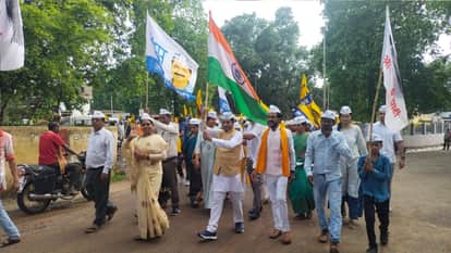 आप कार्यकताओं  ने निकाली रैली