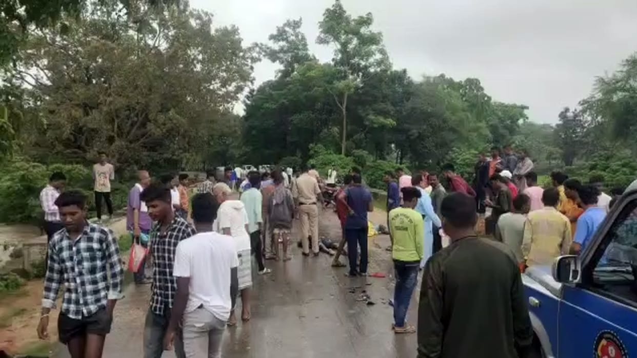 Four killed two injured in two bike collisions in Rajnandgaon