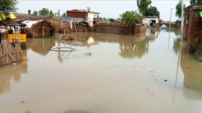 Ganga flood water filled in many villages of Badaun