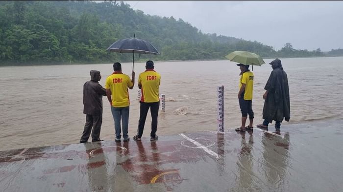 Uttarakhand Weather Heavy rains Alert Rivers Overflow many buildings collapsed due to debris roads closed