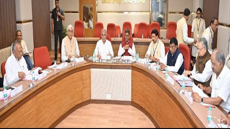 छत्तीसगढ़ विधानसभा के समिति कक्ष में हुई कार्य मंत्रणा समिति की बैठक: CM भूपेश, डिप्टी सीएम सिंहदेव रहे मौजूद