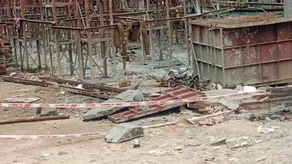 Shuttering of Qutubkhana bridge under construction fell in bareilly