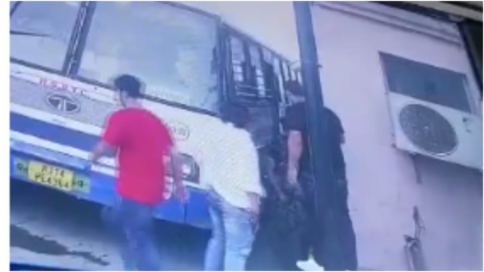 CCTV video of gangster Kuldeep Jaghina murder case miscreants firing in roadways bus Bharatpur