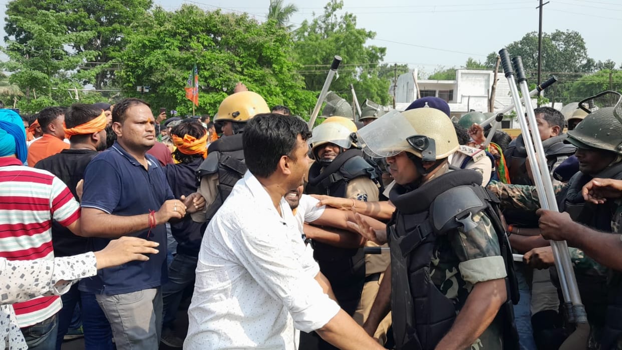 chhattisgarh BJP workers protest against Congress MLA in Bhilai