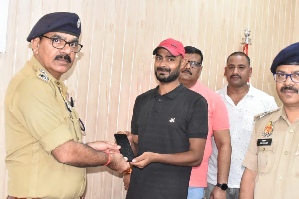 Ghazipur police found missing mobiles of 86 people, worth 25 lakhs