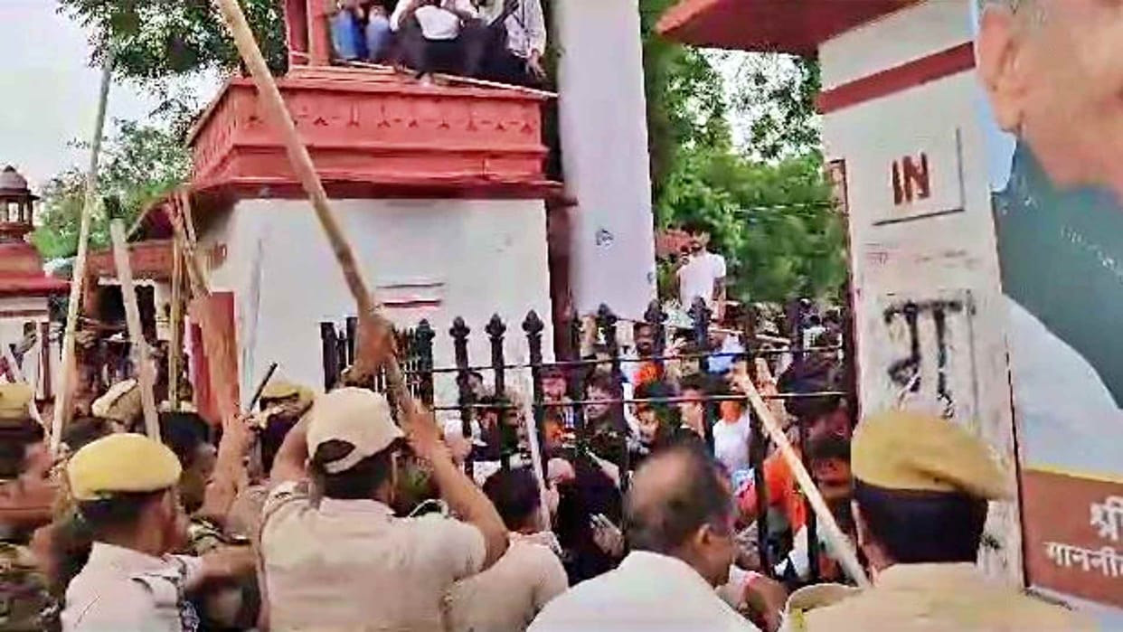 ABVP workers demonstrated across the state regarding Jodhpur gangrape