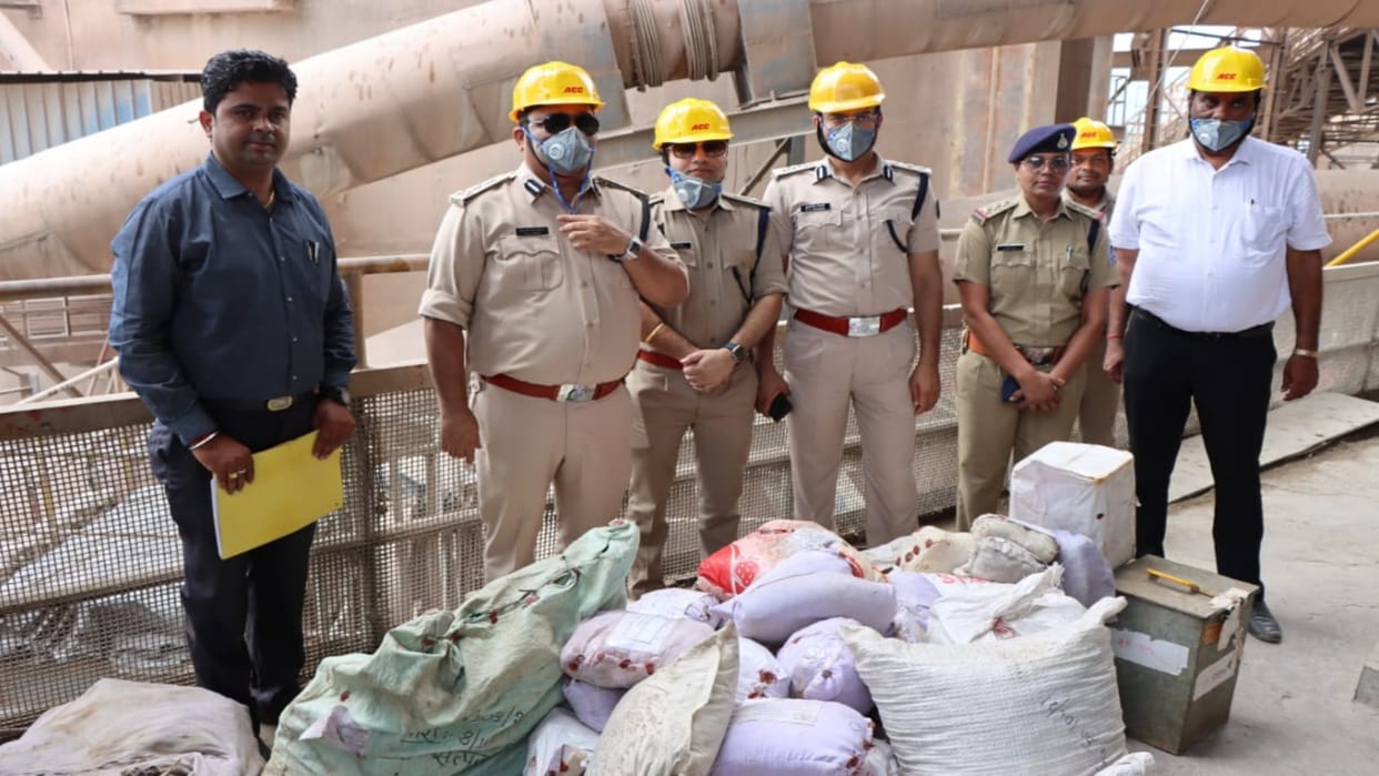 Katni News SP of seven districts including DIG of 3 zones arrived to burn 5 thousand kg of drugs