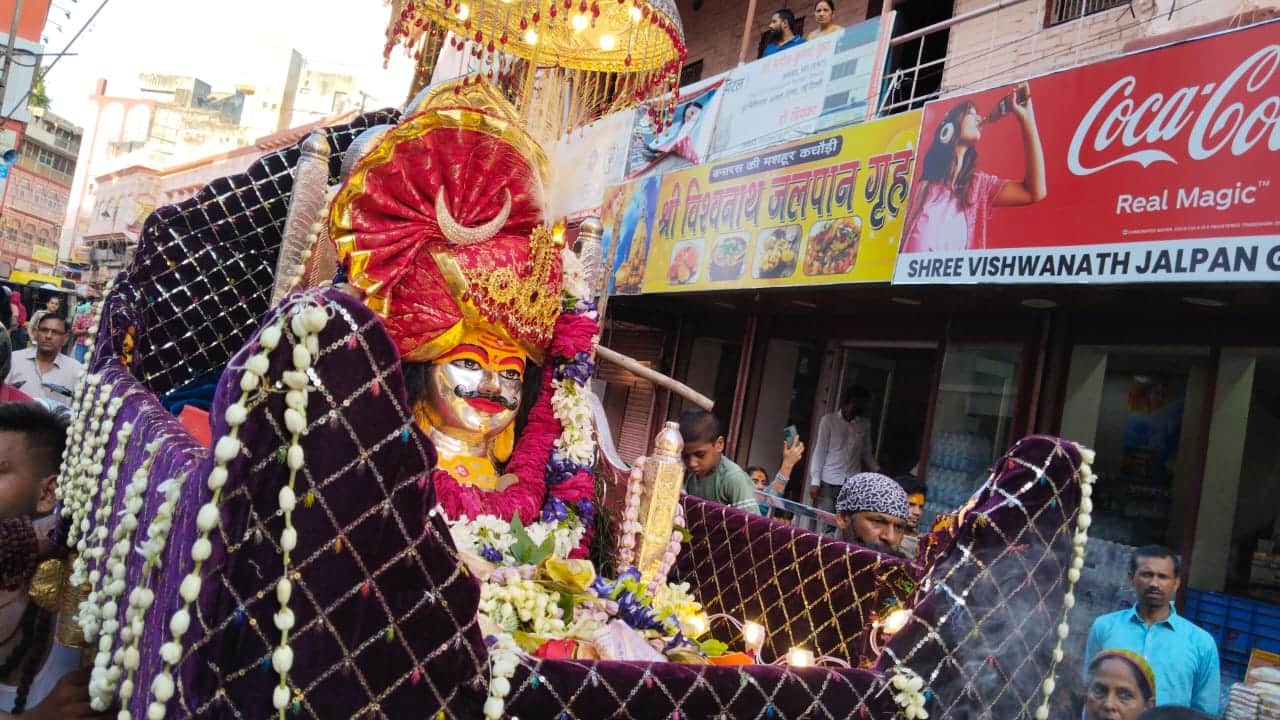 PHOTOS: Palki Yatra of Mahakal, group of devotees dancing from Vishwanath Dham to the banks of the Ganges