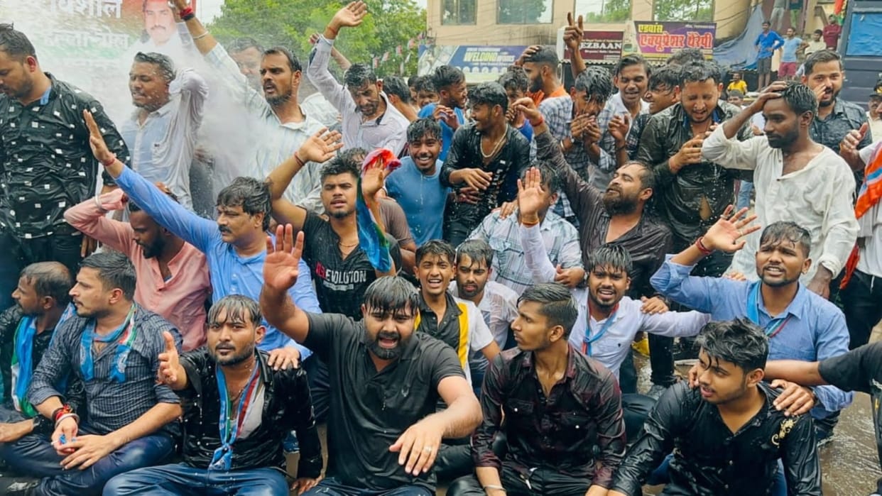 MP News Protest by student leaders against Patwari exam use of force on protesters many injured in Katni