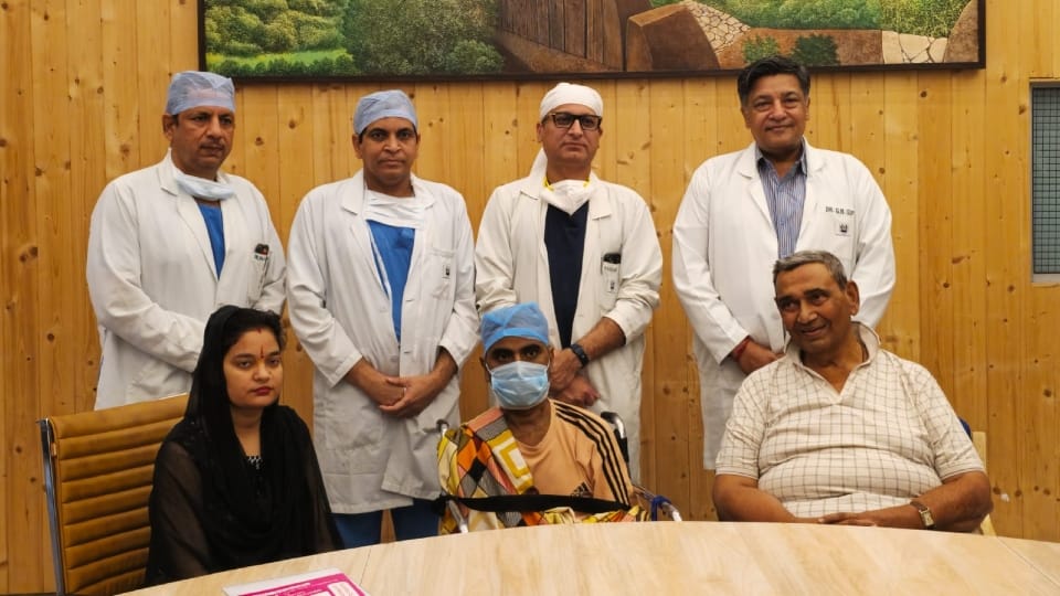 patient liver and kidney failed Jaipur doctors saved young man life by liver transplanting