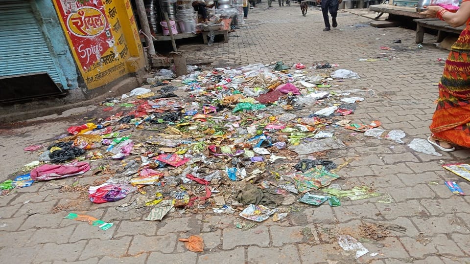 cleaning staff on strike in Hathras