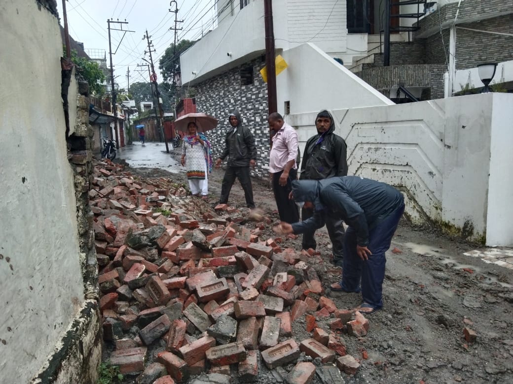 Dehradun Weather News many houses and shops Collapse after heavy rains Flood Like Condition