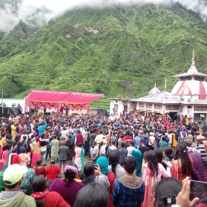 Uttarkashi News Huge Crowd of devotees to celebrate Someshwar Devta Mela