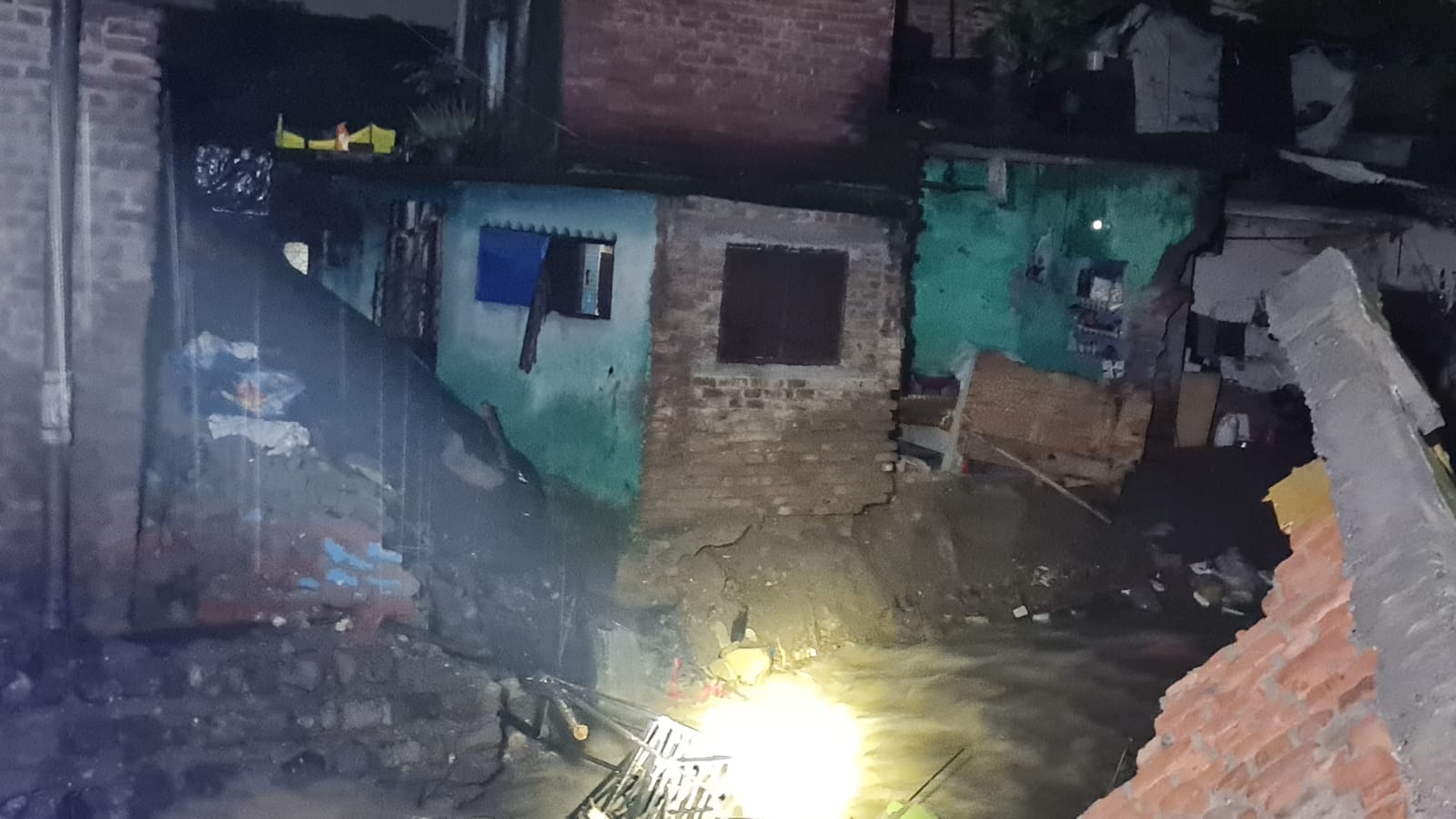 Uttarakhand Weather Today News: IMD Heavy Rain Alert, Rivers Overflow Many Buildings Collapsed, Roads Closed