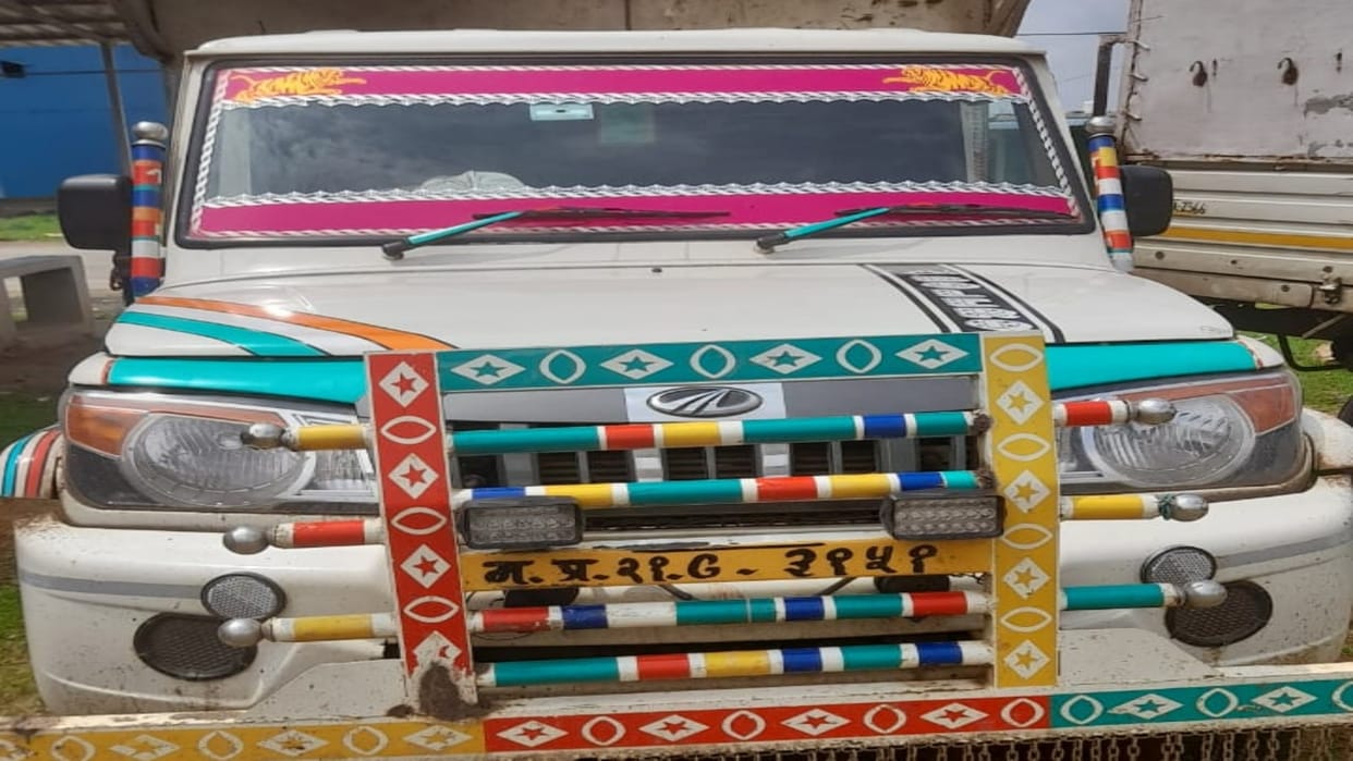 Umaria News Illegal cattle smuggling is happening continuously police seized pickup vehicle while taking actio