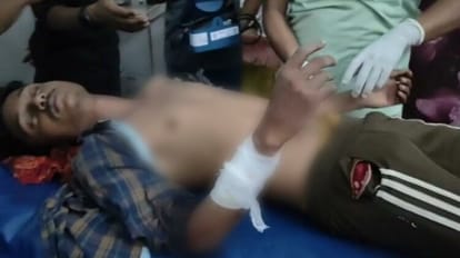 Bihar News: प्रेमी ने प्रेमिका के कॉल न उठाने पर ब्लेड से अपनी नस काटी; कहा- लड़की नहीं मिली तो जान दे देंगे Lover cut his vein with a blade after girlfriend did not pick up his call in Begusarai