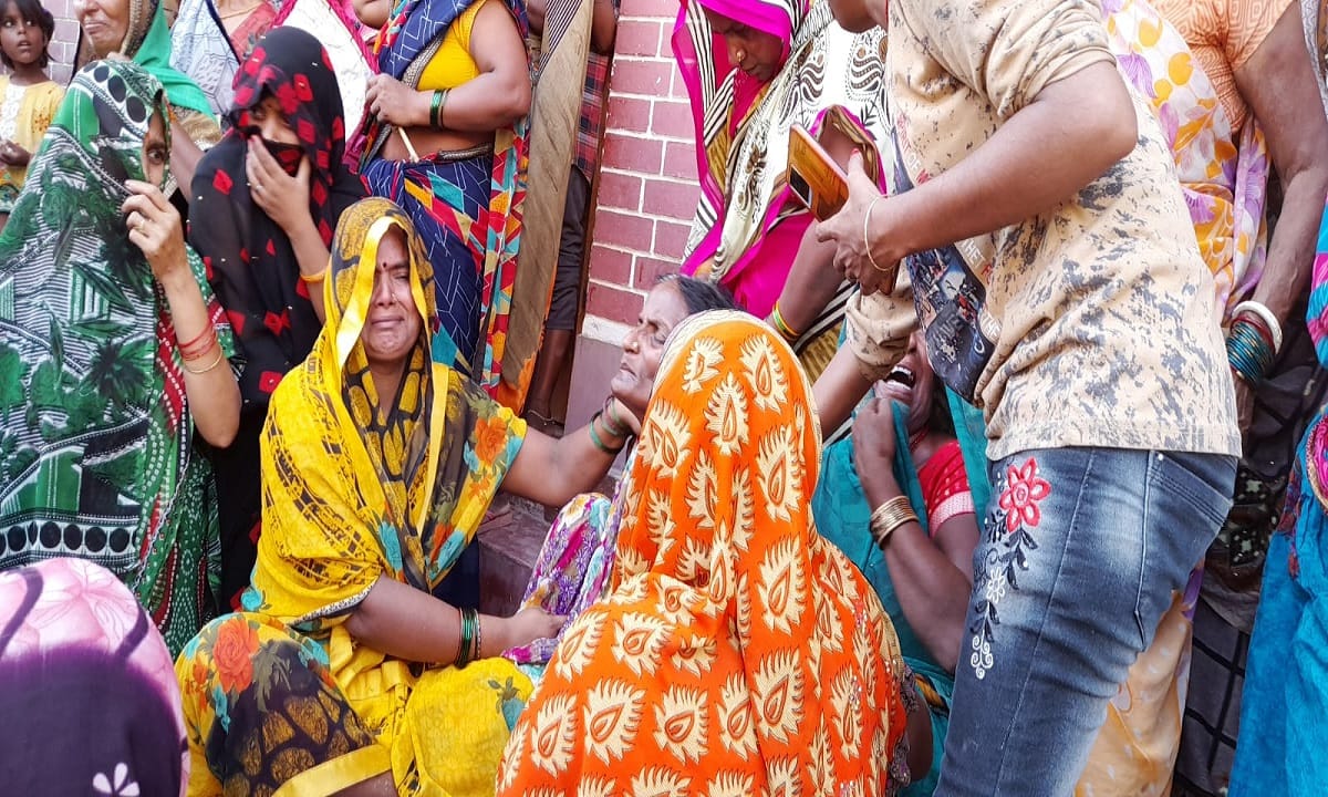 husband hanged himself after his wife left with children in ballia