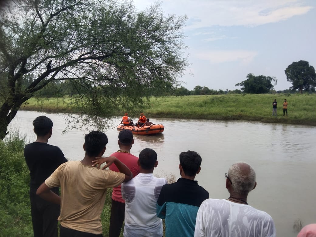 45 year old youth drowned in drain in lucknow