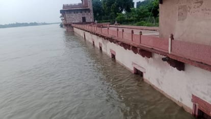 many monuments including Heritage Garden Baby Taj suffered huge damage due to accumulation of silt In Agra
