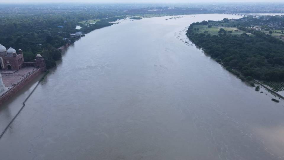 Mehtab Bagh of Taj Mahal flooded in Agra six monuments including Baby Taj closed for tourists