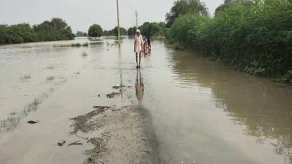 Yamuna flood in Agra drowned fourty village roads