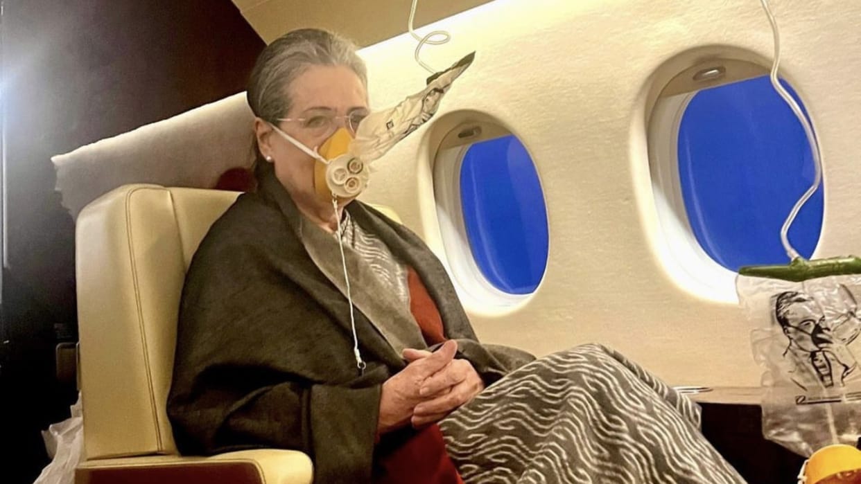 Rahul Gandhi: in pics Sonia Gandhi with oxygen mask inside plane that made emergency landing in bhopal