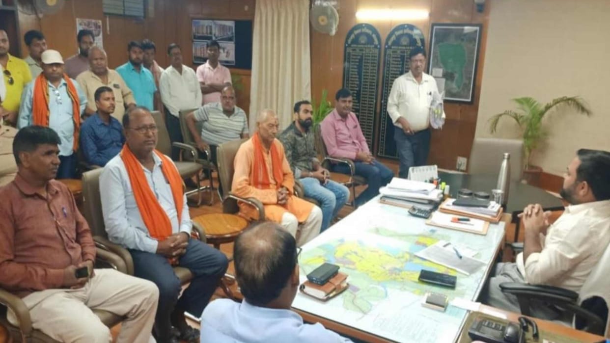 Khorabar Township and Medicity Scheme farmer meeting with gda officers