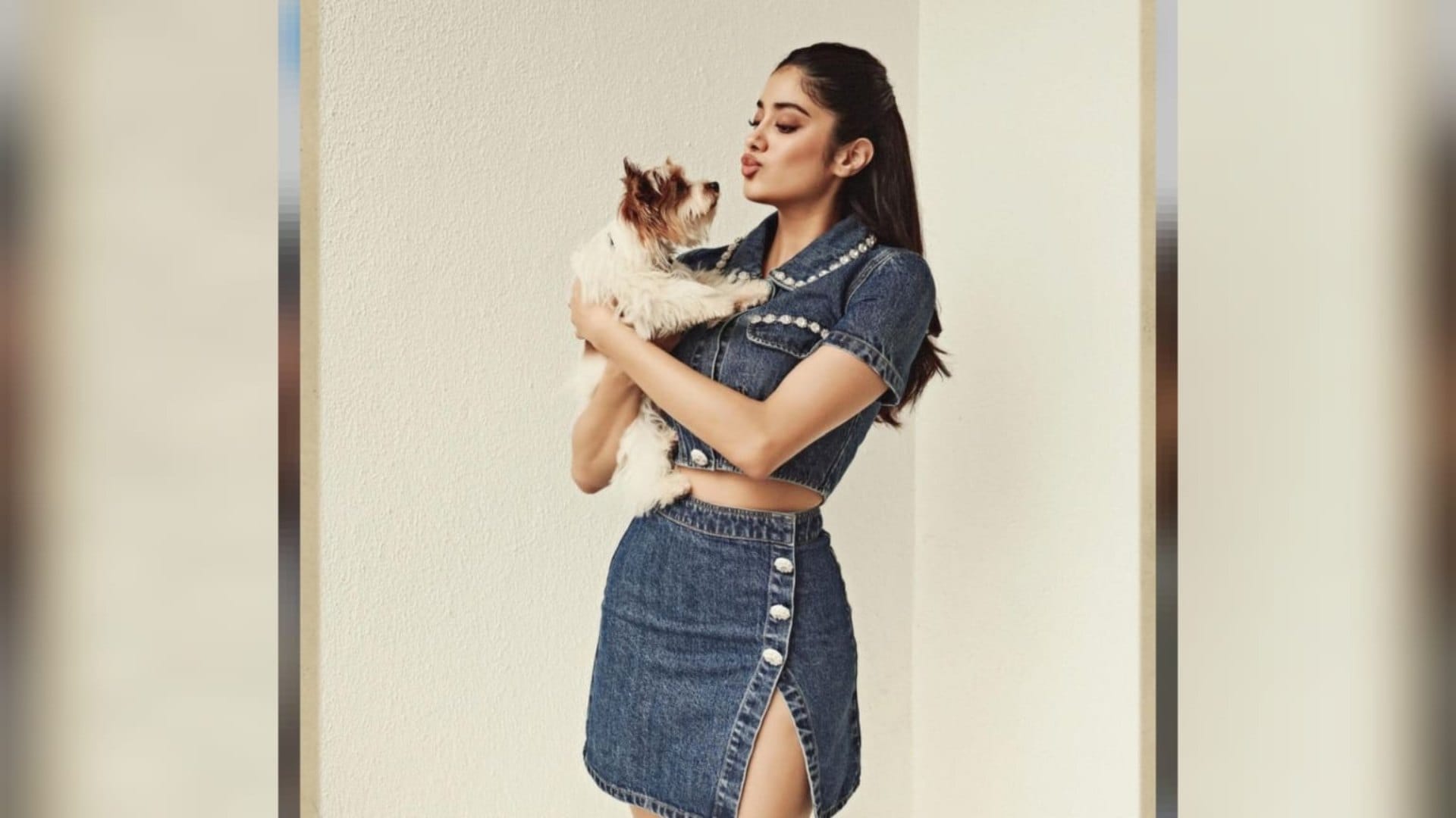 Janhvi Kapoor denim look photos in HD janhvi wear dress worth 54 thousand