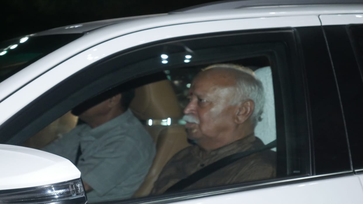 RSS chief Mohan Bhagwat reached Kashi left for Ghazipur's Habaram Math, will meet Mahamandaleshwar