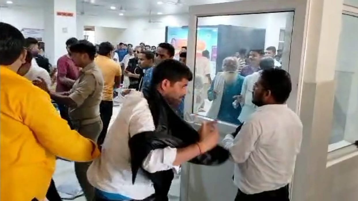 Advocates beaten up in medical college, 14 including doctors sued