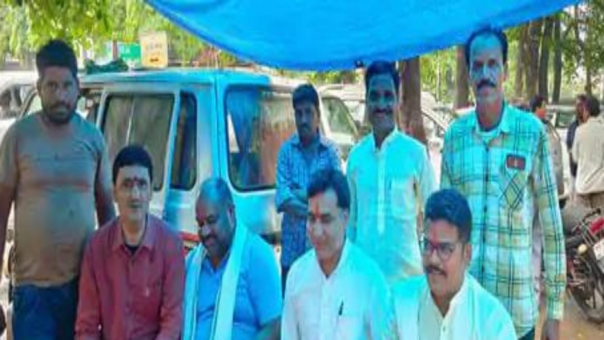 Rajgarh Eight people including BJP leader convicted of stone pelting in collectorate were punished and fined