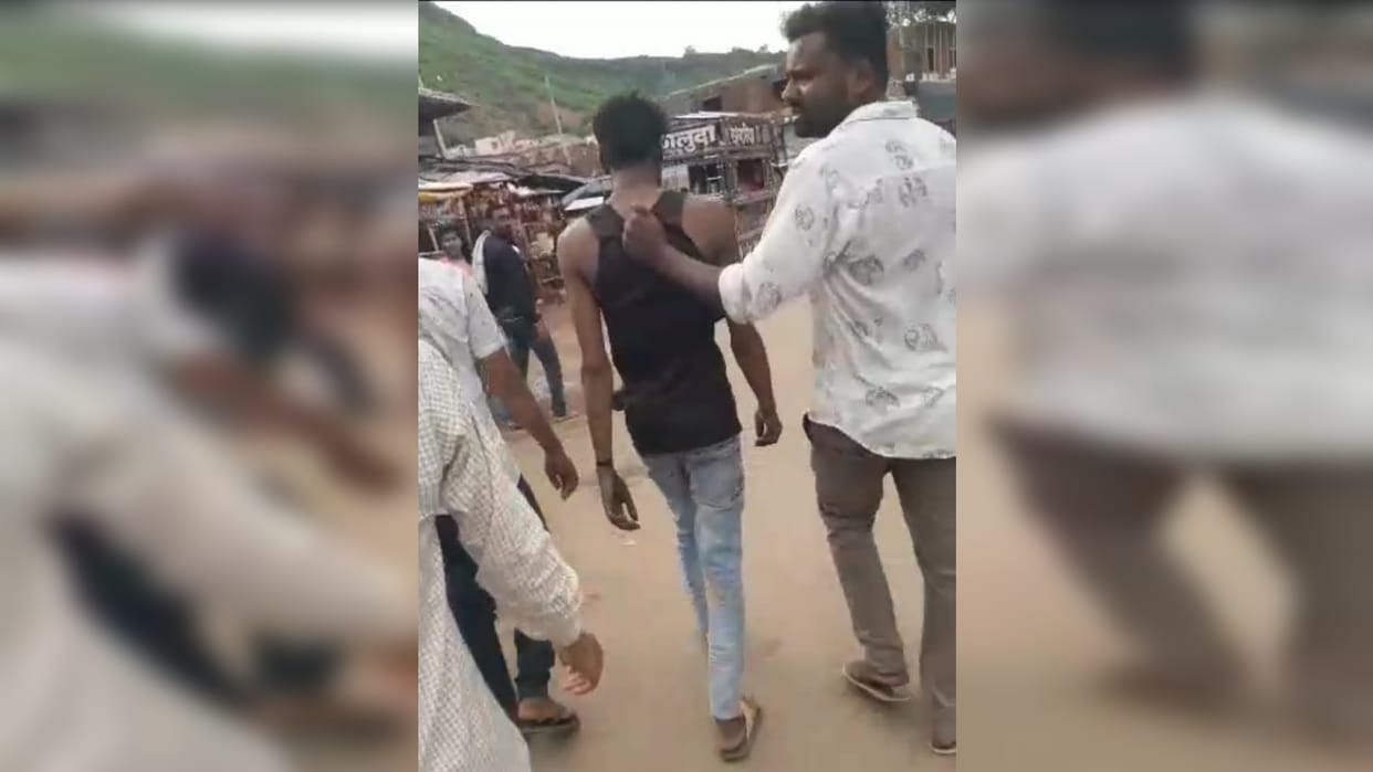 Shivpuri News NSA imposed on five accused for feeding excreta wearing garlands of shoes