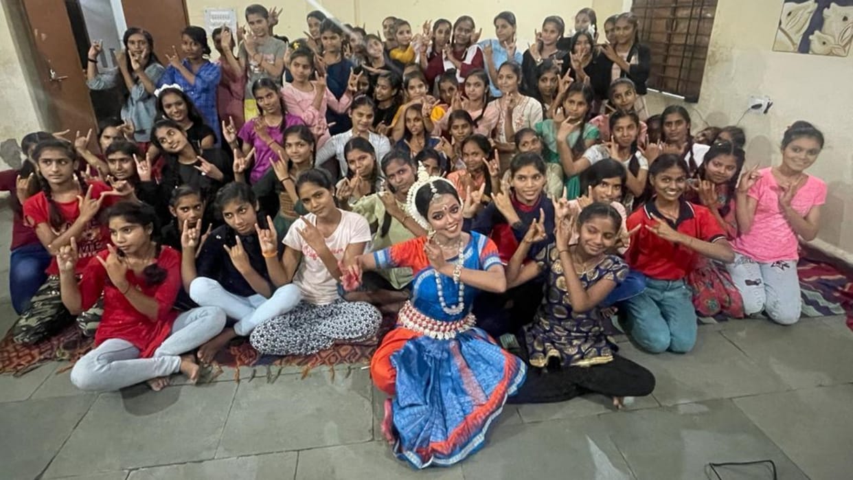Ujjain News Message of women empowerment and environmental protection given through dance