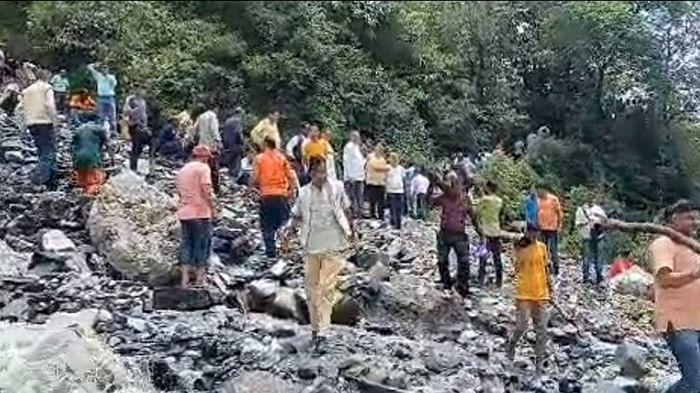 Chamoli Electric Current Accident 11 people Funeral Together on alaknanda river and painful photos