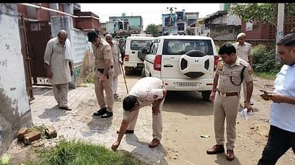 Narnaul: पंचायती जमीन पर चारदीवारी निकलवा रहे सरपंच व दूसरे पक्ष में विवाद, गोली लगने से व्यक्ति घायल Dispute between sarpanch and other side getting boundary wall removed on panchayat land in Narnaul