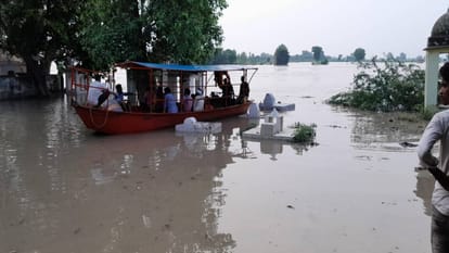 Yamuna floods in Bateshwar of Agra repeating thirteen year old story