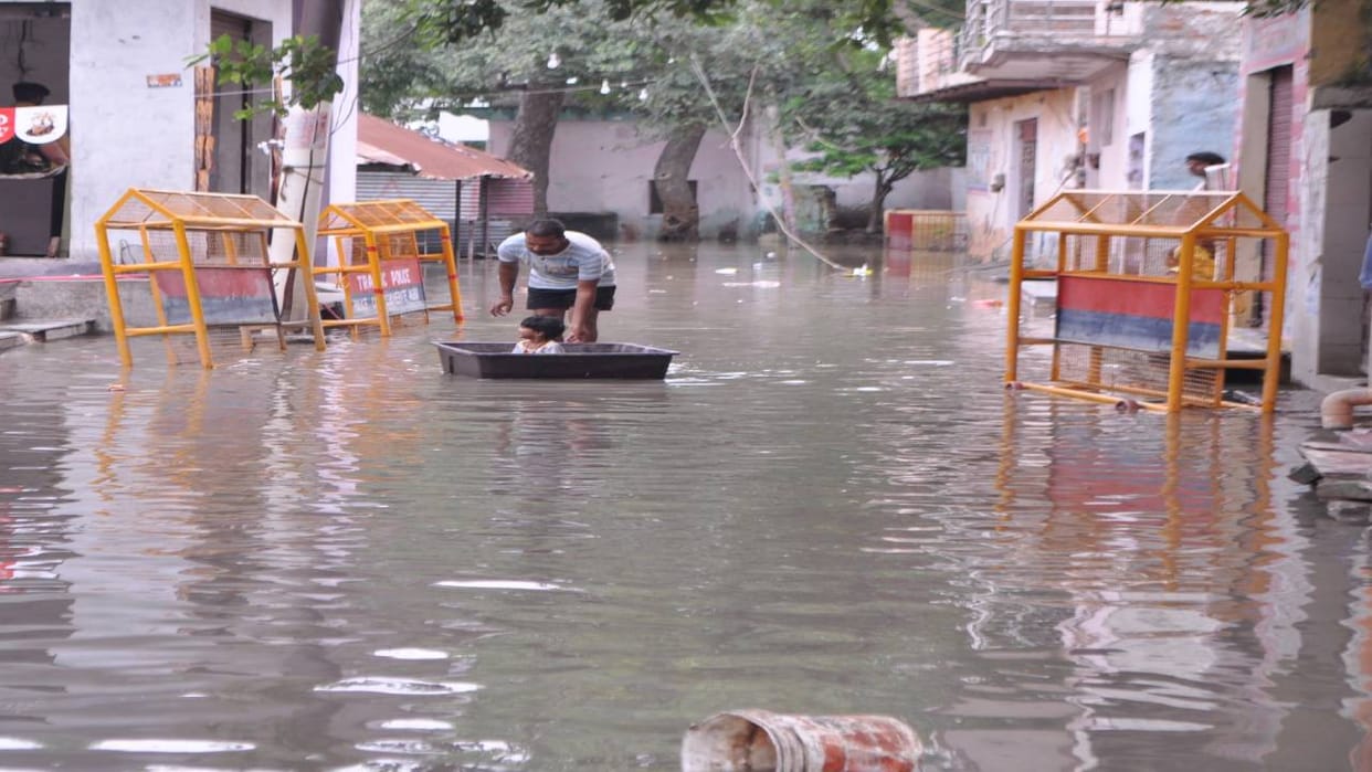 Floods in Metro cities of India questions raised on urban planning