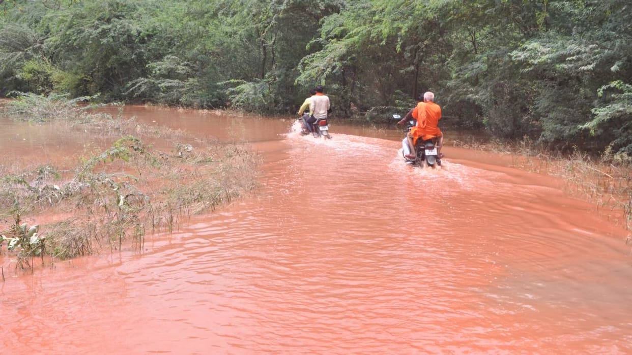 teenager going from home to farm in Agra died by drowning in pit filled with water