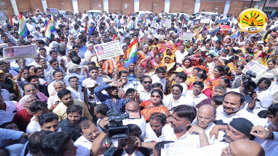 Uproar in Jain society due to the murder of Jain rally was taken out from MD Jain Inter College to Collectorat