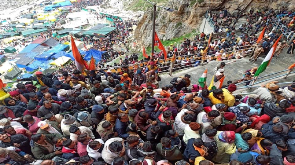 Amarnath Yatra 2023: Three lakh people have visited, 6523 devotees sent from Jammu to Kashmir
