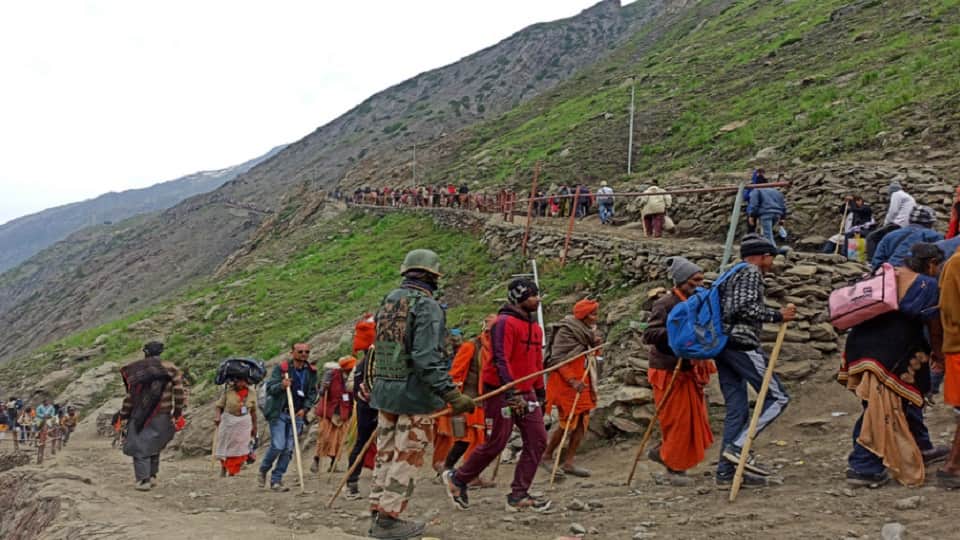 Amarnath Yatra 2023: Three lakh people have visited, 6523 devotees sent from Jammu to Kashmir