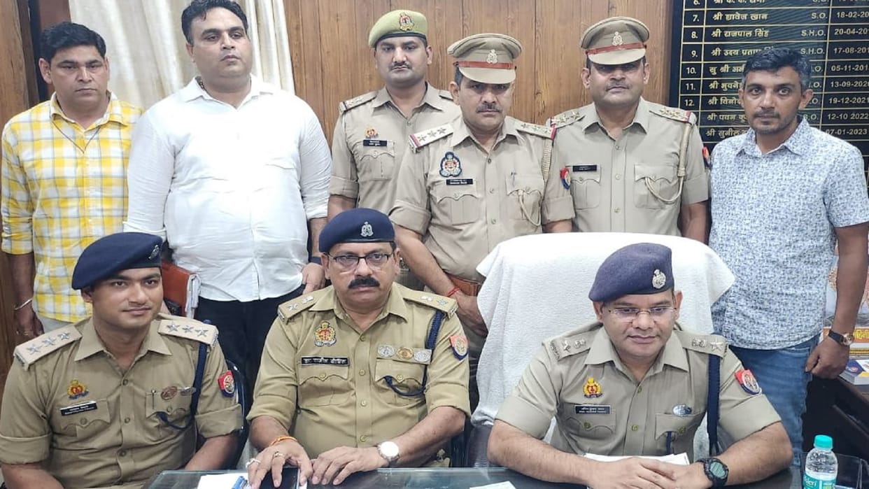Ayurvedic doctor Daughter killed And robbery Case Greater Noida police arrested doctor friend