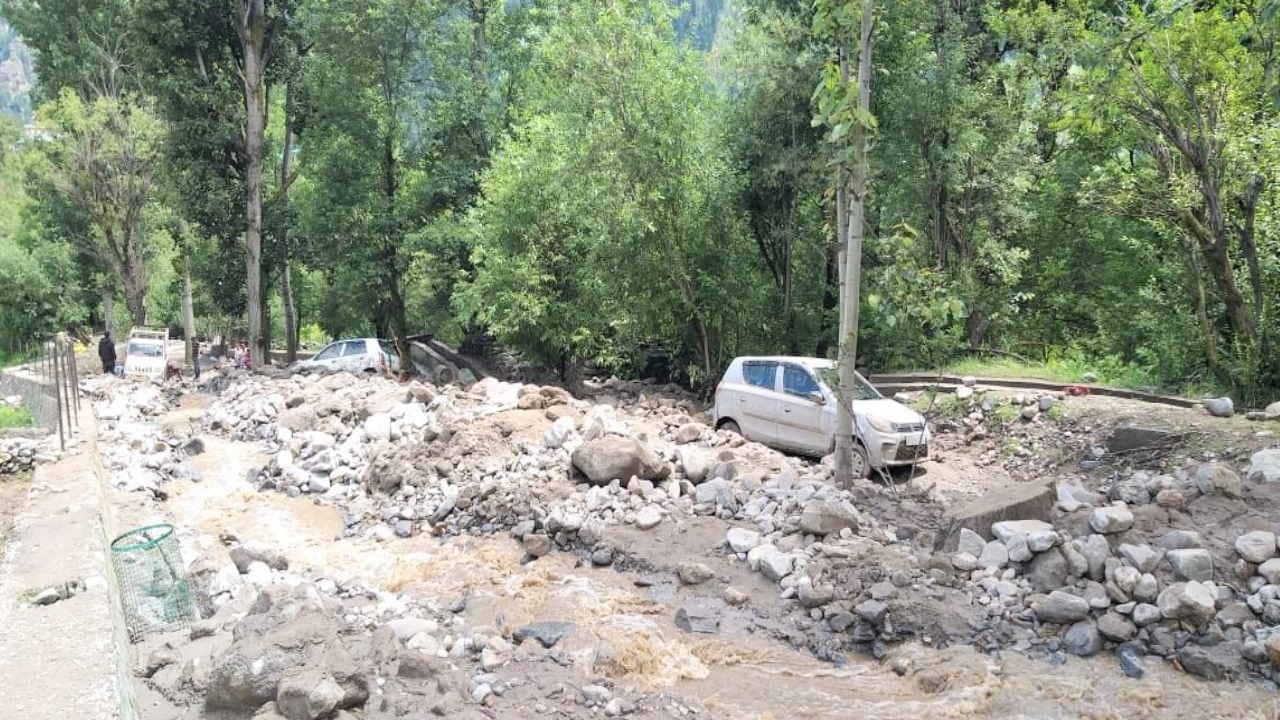 Cloud burst in Himachal's Kinnaur, apple orchards destroyed, 27 vehicles and nine houses swept away, see photo