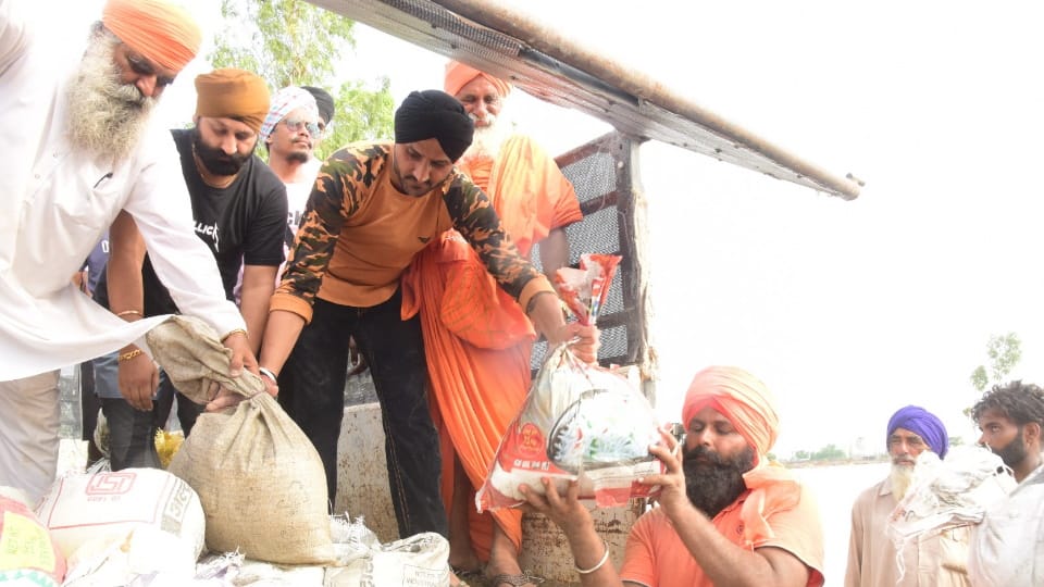Former cricketer and MP Harbhajan Singh visited Dhussi Dam on Sutlej River in Jalandhar