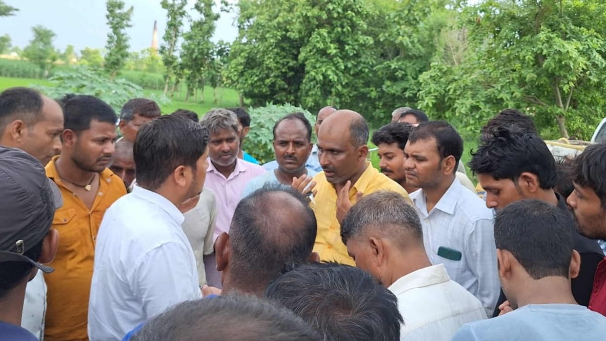 Jagdishpur Jangal Kauria Ring Road Argument with officials who arrived for survey