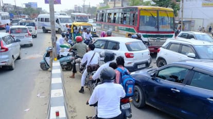 Padleganj Nausad Sixlane little relief from jam trouble and danger of taking a long detour