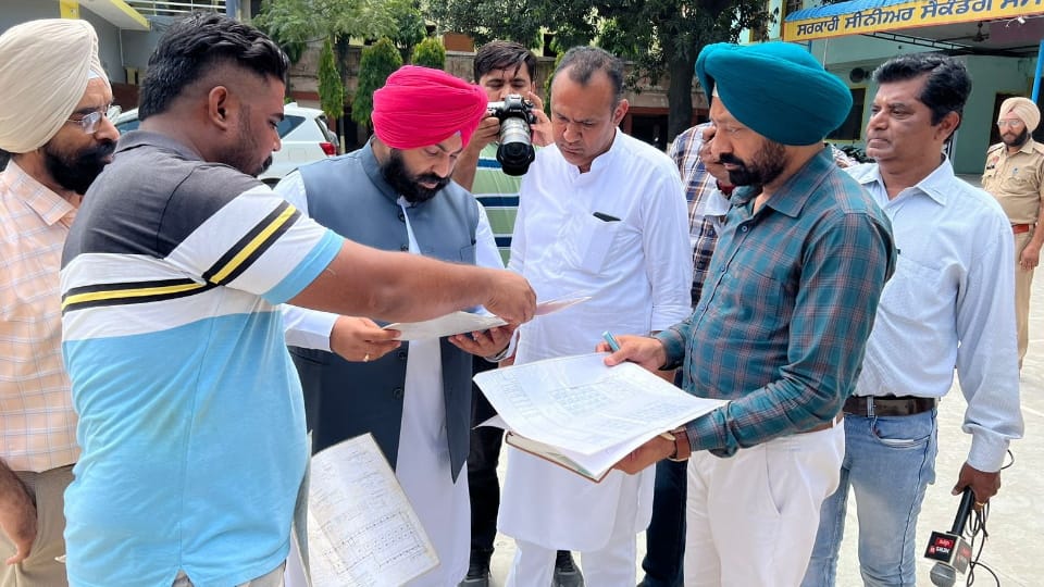 Punjab government will soon arrange buses to pick and drop children studying in government schools