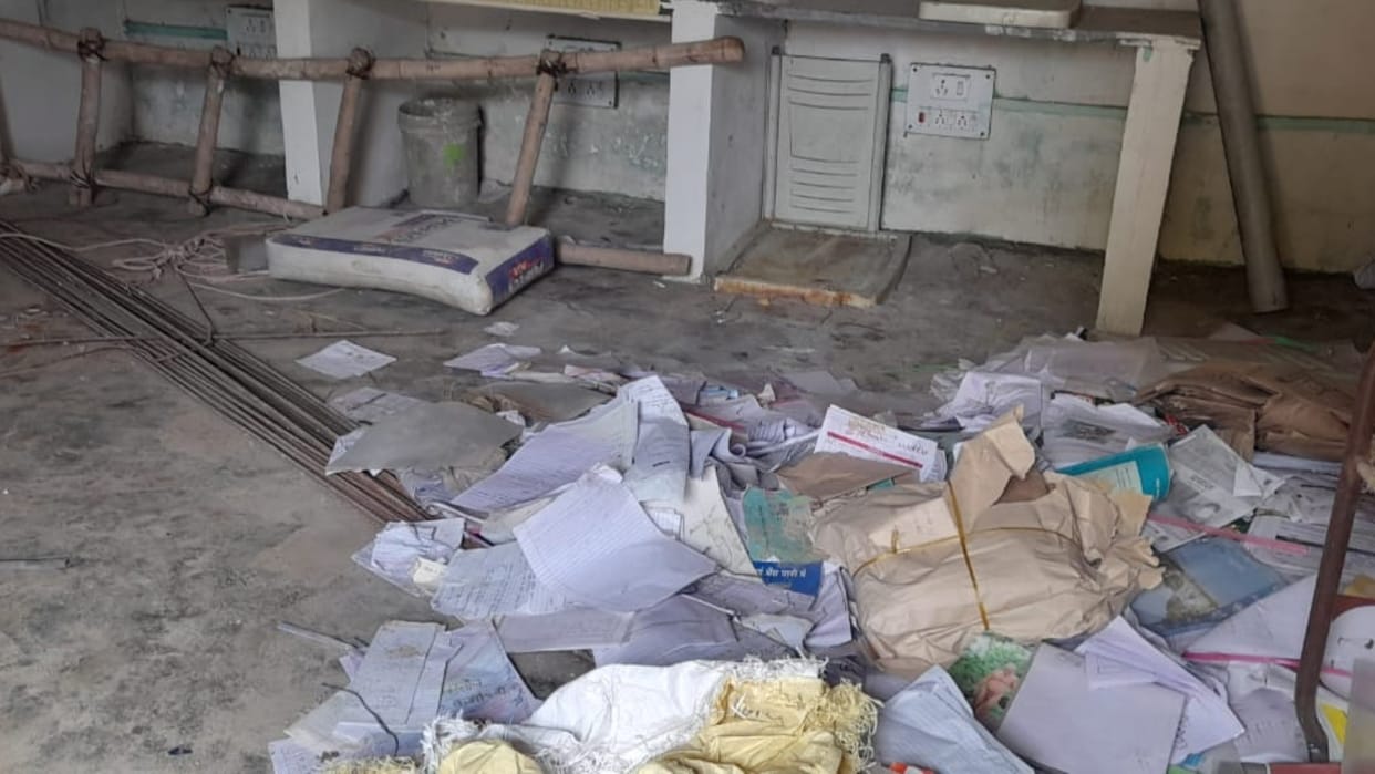 Damoh: Books worth Rs 5 lakh stolen from school in front of police post, how will children study without books