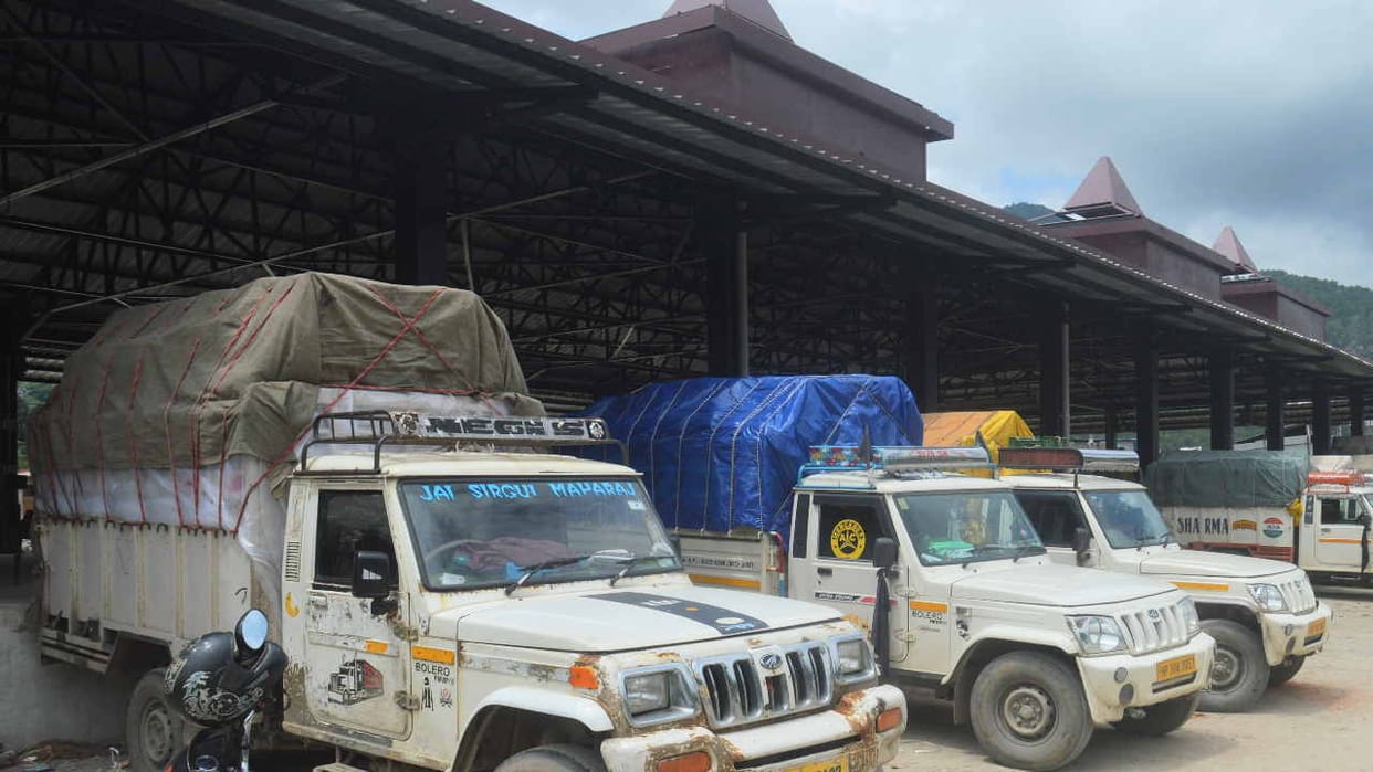 The driver absconded with the agent's pickup filled with capsicum, beans and peas