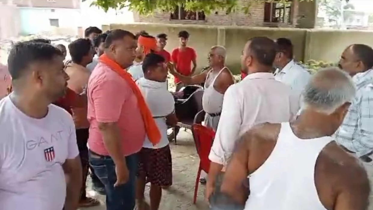 Pradhan beat Kanungo and Lekhpal who went to measure